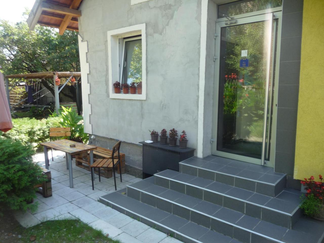 Hostel Respect Pancevo Exterior photo