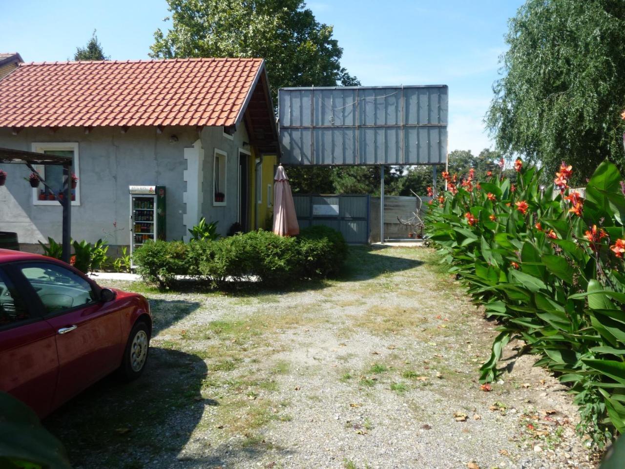 Hostel Respect Pancevo Exterior photo