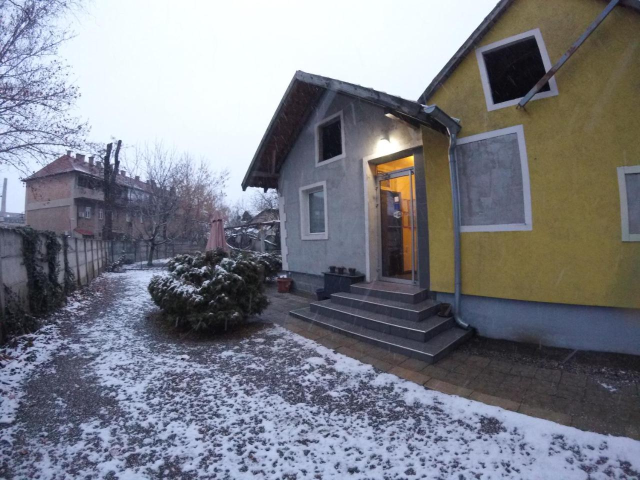 Hostel Respect Pancevo Exterior photo