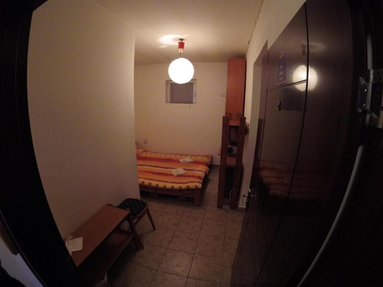 Hostel Respect Pancevo Exterior photo